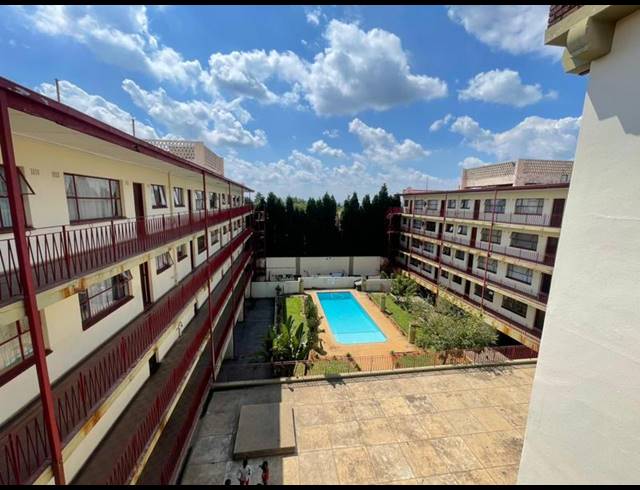 1 BEDROOM APARTMENT FOR SALE IN RANDBURG CENTRAL